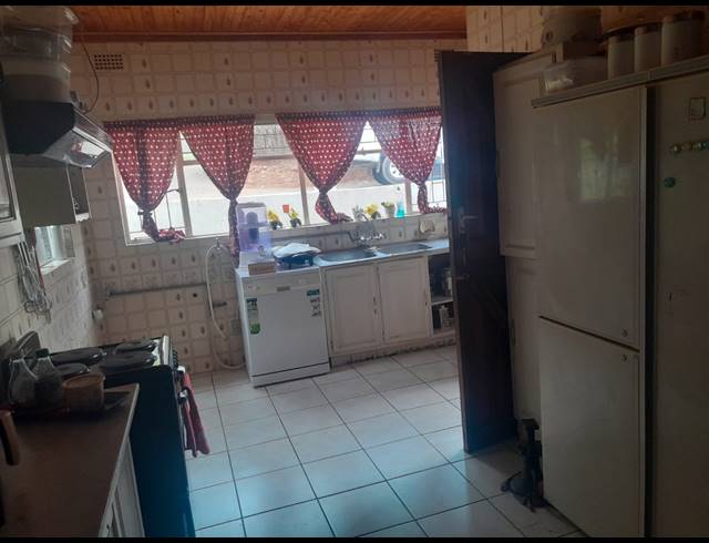 4 BEDROOM HOUSE FOR SALE IN PROTEA PARK